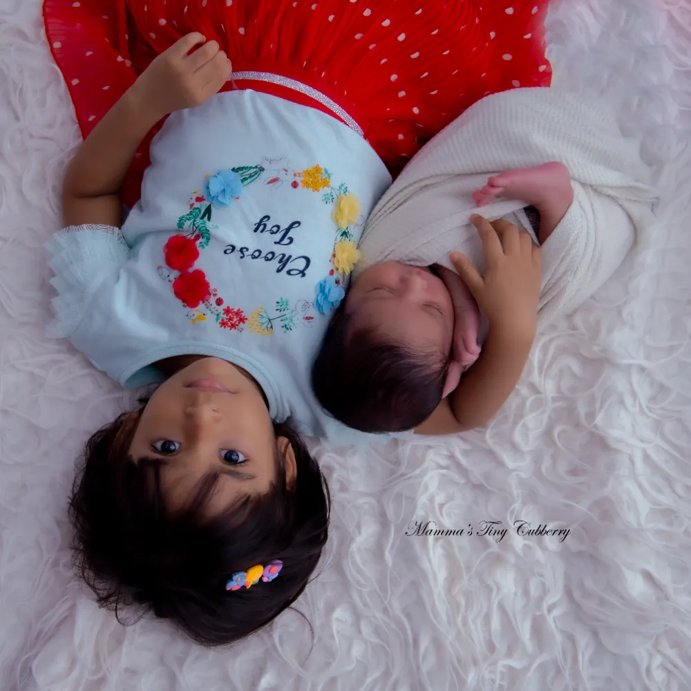 Capturing the purest bond of sibling love! 🌸👶💖 #BabyPhotography #SiblingLove #NewbornPhotography #KolkataPhotographer #CherishedMoments #BabyBliss #KolkataMoments #Mamma'sTinyCubberry